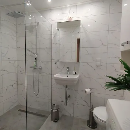 M Swietokrzyska View ワルシャワ