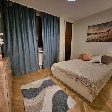 M Swietokrzyska View Apartman