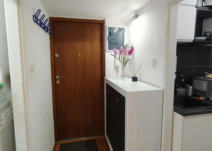 M Swietokrzyska View * Varsovie