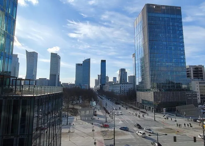 M Swietokrzyska View * Varsovie