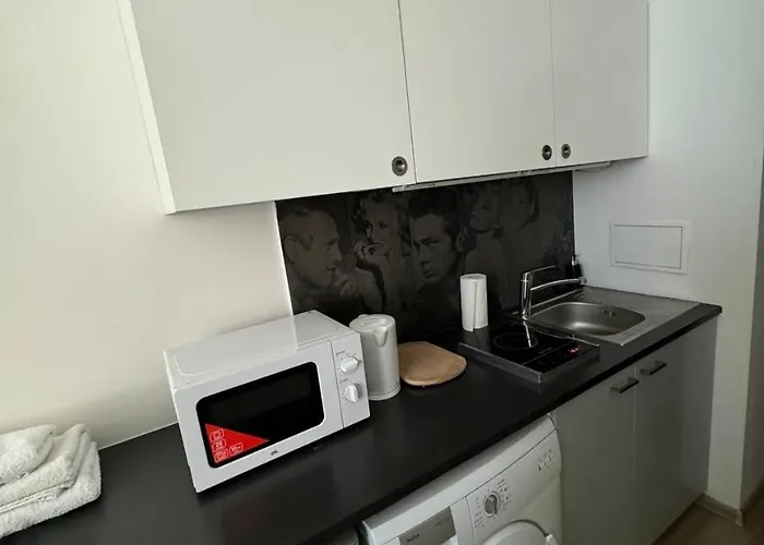 M Swietokrzyska View Warschau